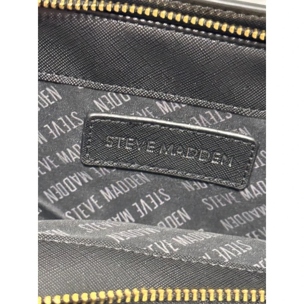 Steve Madden Black Saffiano Faux Leather Crossbody Wallet Bag Gold Chain Strap